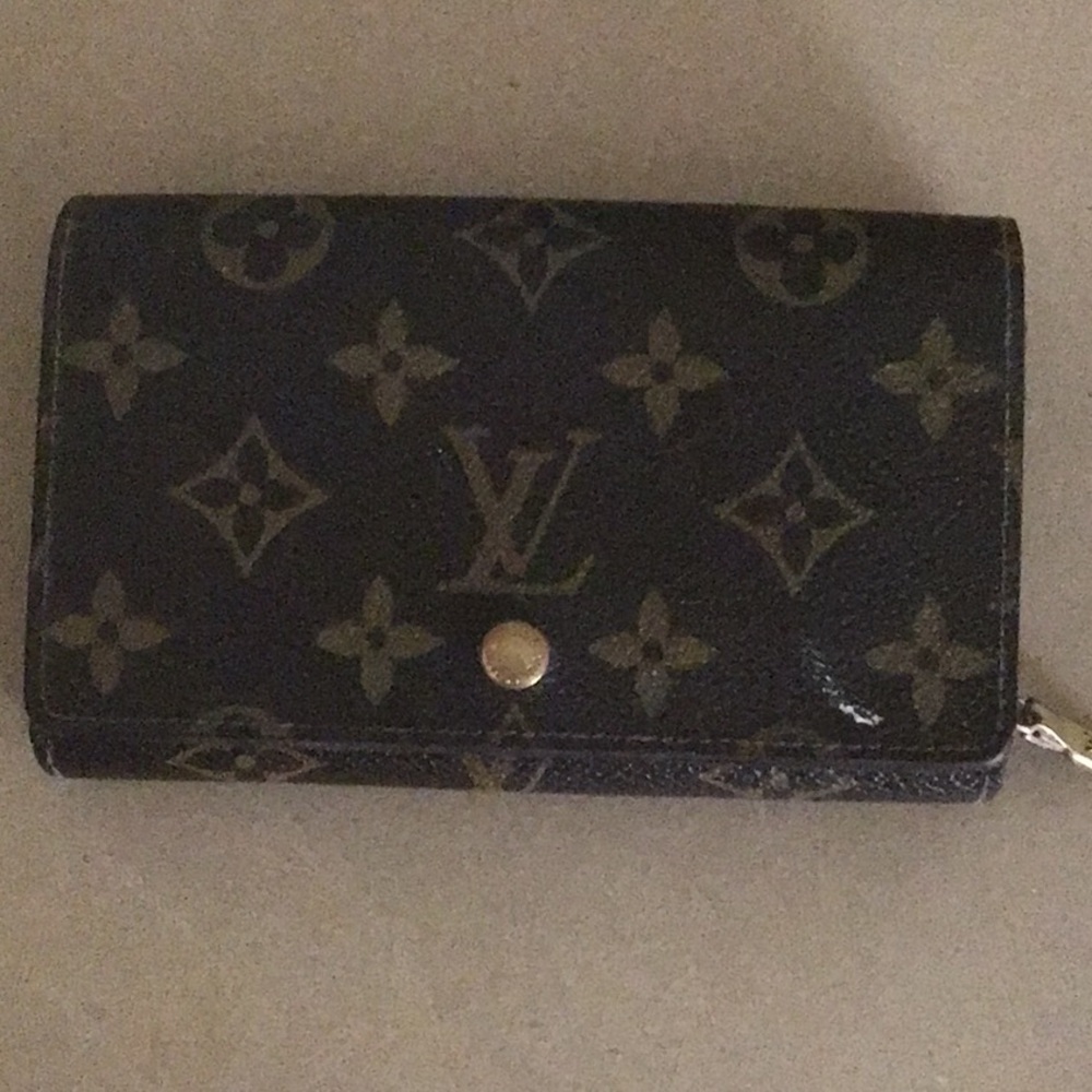 Louis Vuitton Monogram Wallet - Black and Brown
